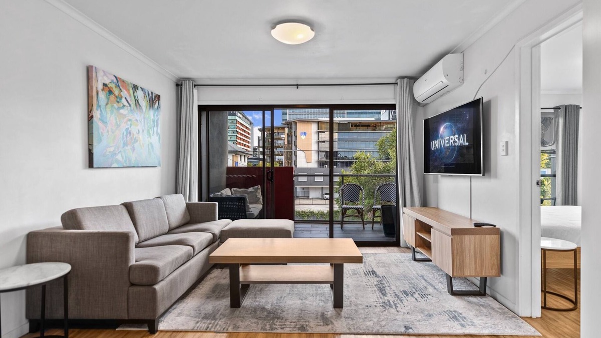 Bowen Hills Apartment | Central Bowen Hills Stay