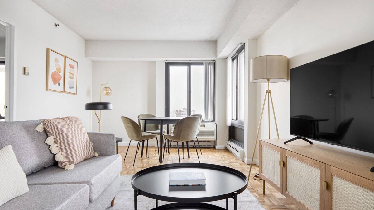 Mid-Cambridge Apartment | Central Cambridge 1BR near restaurants, steps from Train, by Blueground