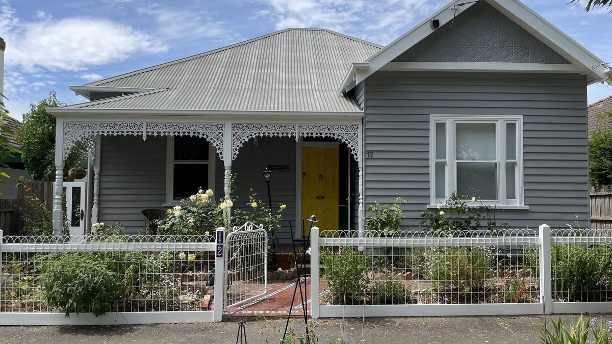 Ballarat House | Central, Classic, Contemporary , Comfortable, Convenient , Charming