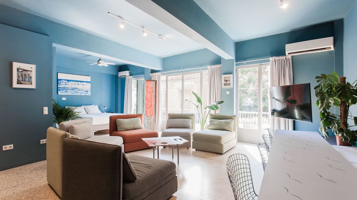 Psirri Apartment | Central Comfy Apt with Private Balcony & Rooftop Access. CT3