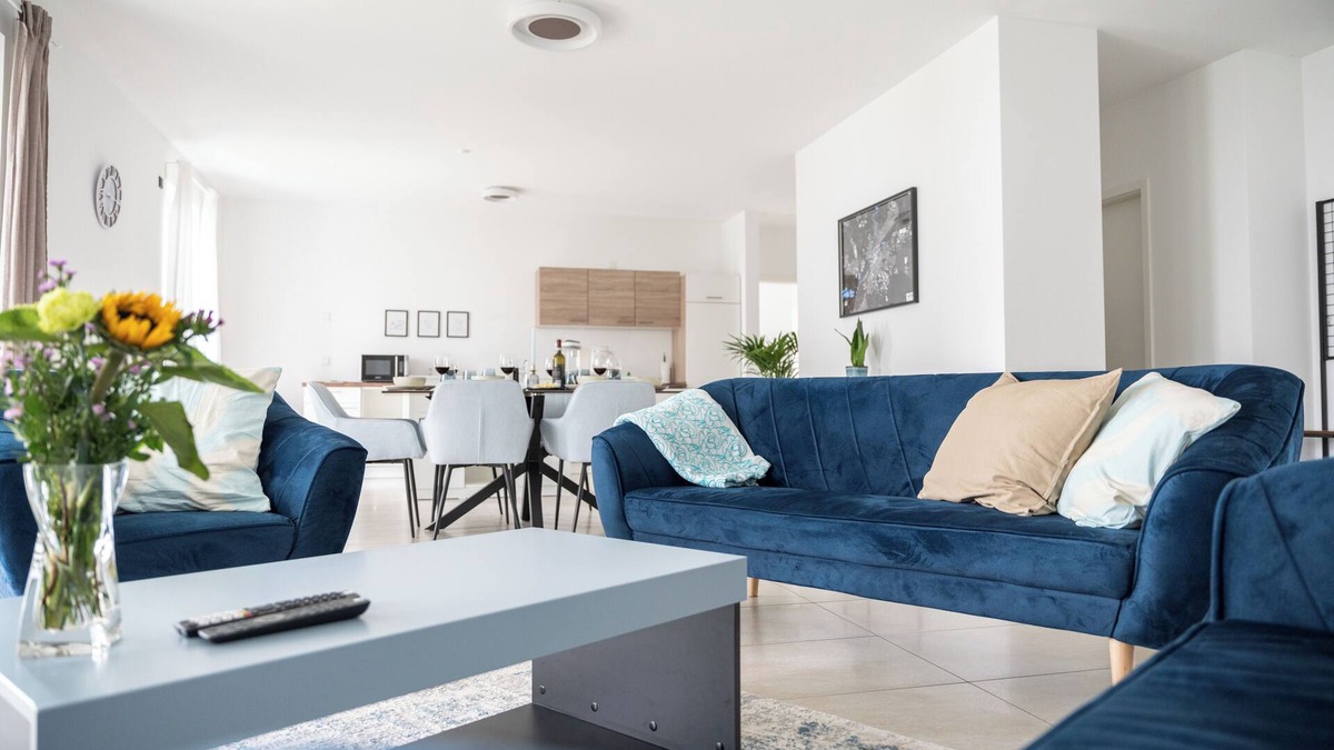 Giessen Apartment | Central | for 6 | free parking | terrace| near the university hospital