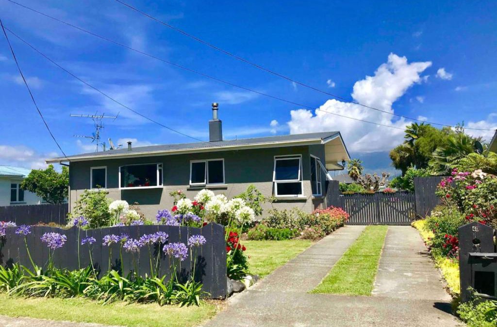 Motueka House | Central Garden Guest House