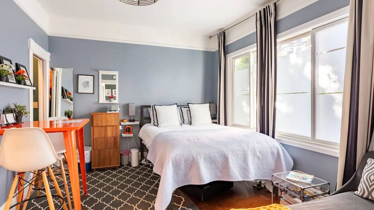 Hayes Valley Apartment | Central Guest Favorite: Walk to Everything: Steps from Valencia & Hayes Valley