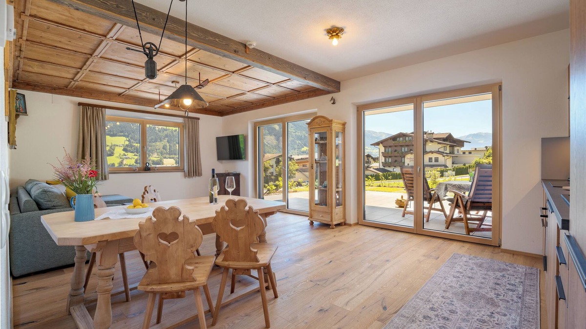 Fuegen Condo | Central holiday apartment with garden & sauna in Fügen, Zillertal