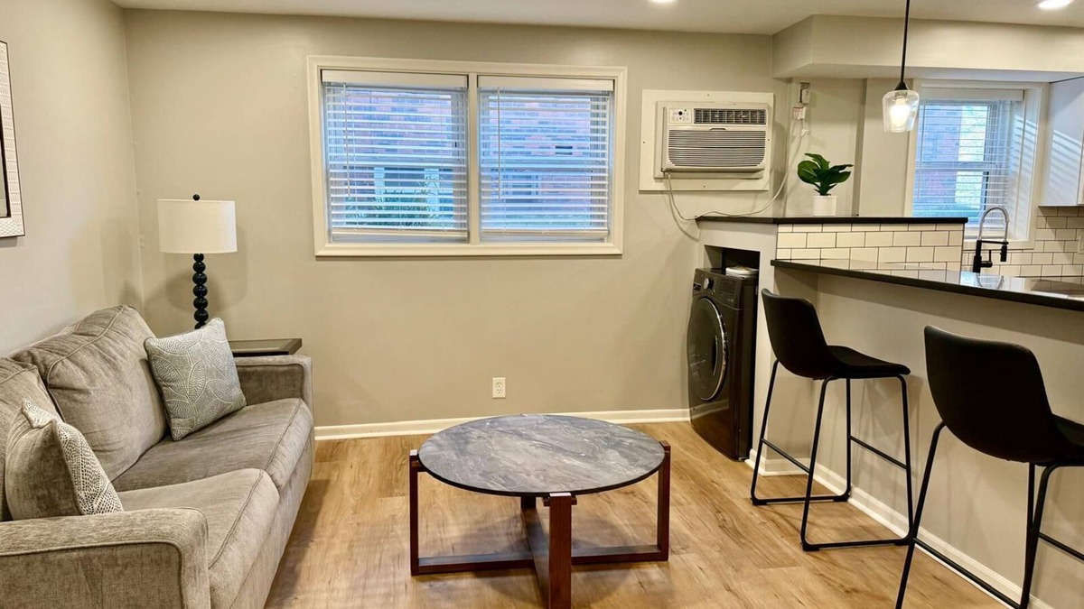 Joslyn Castle Apartment | Central Hub: Minutes to UNMC and Dining