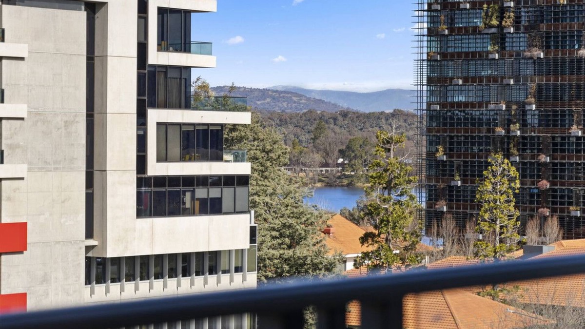 City West Apartment | Central Lakeview Apartments