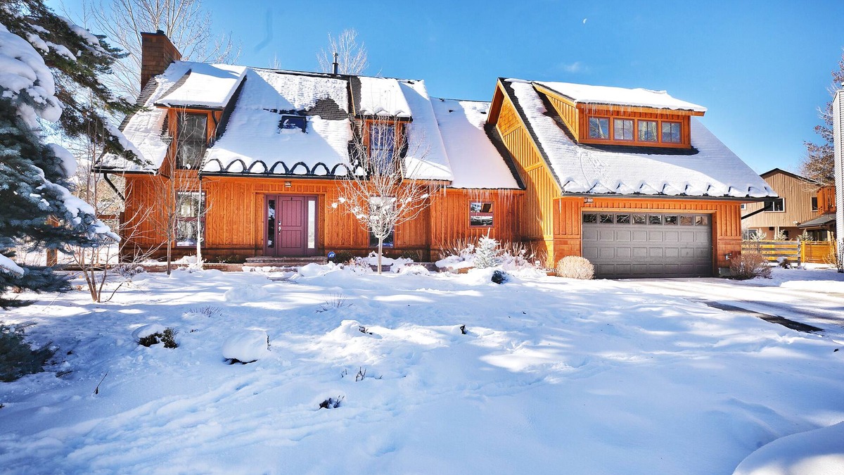 Park Meadows House | CENTRAL LOCATION: Beautiful Four Bedroom 3.5 Bath Home