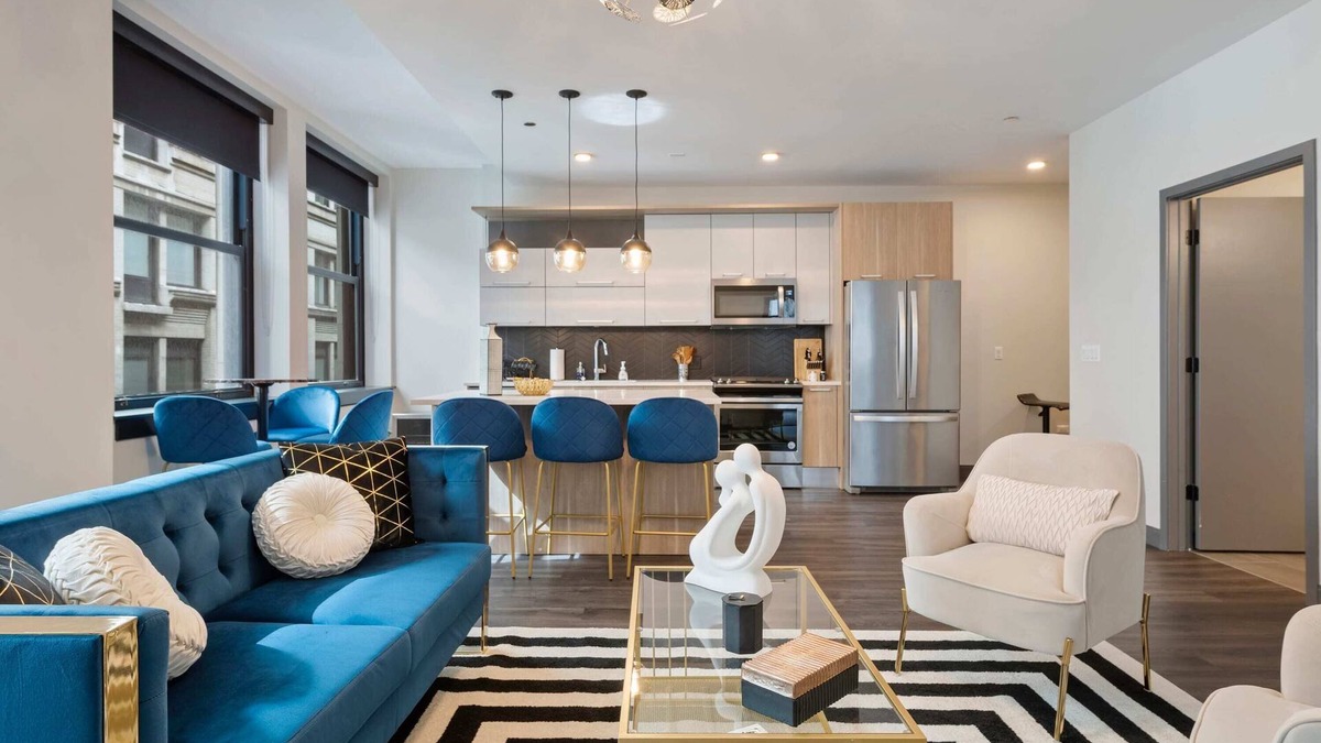 Downtown Chicago Apartment | Central Location: Exclusive Apts for Large Groups