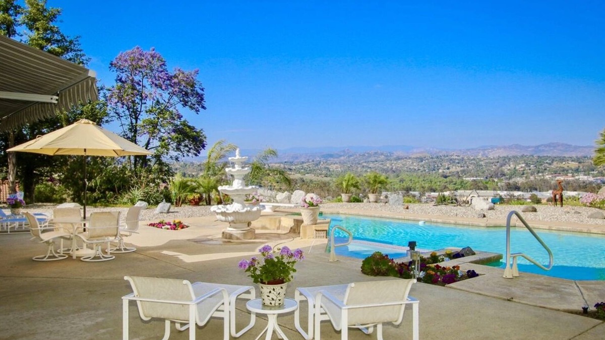 Kit Carson House | Central Location, Spectacular Views, Pool, Hottub