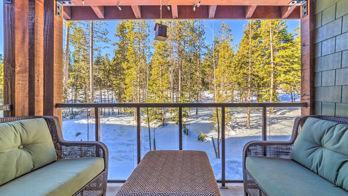 Woodwinds House | Central Mammoth Lakes Townhome ~ 1 Mi to Slopes