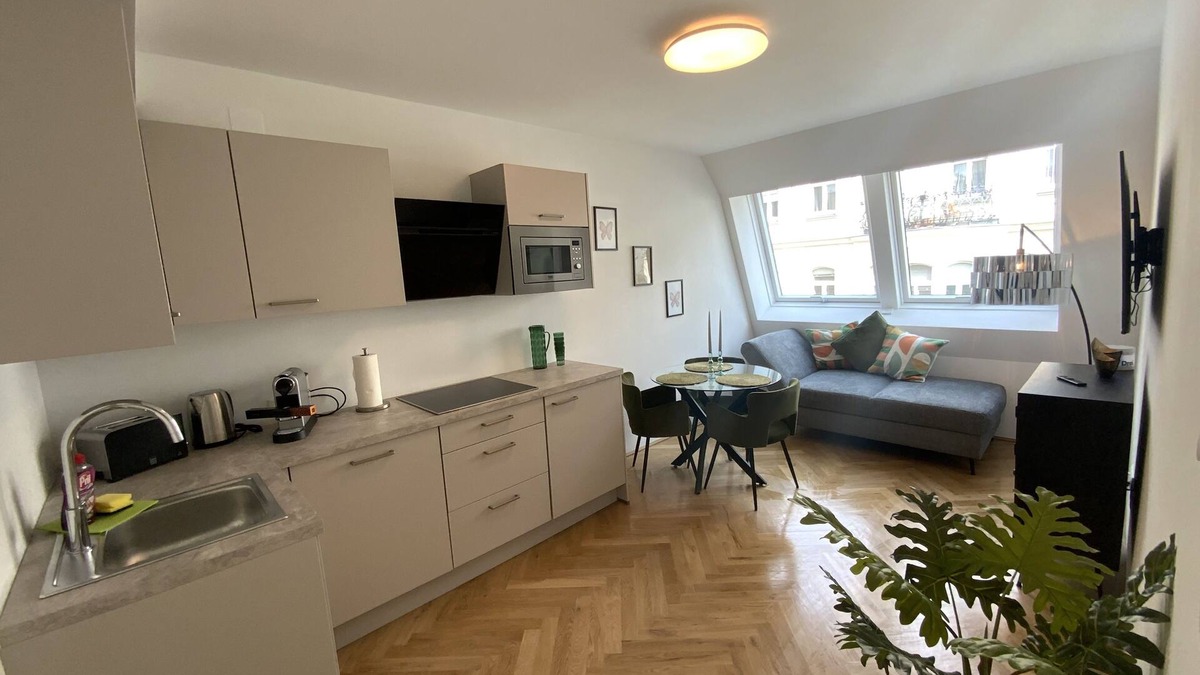 Weißgerber Apartment | Central & Modern in Trendy Area | HG22