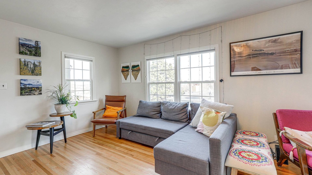 Rapid City House | Central Rapid City Home w/Sunroom & Fireplace!