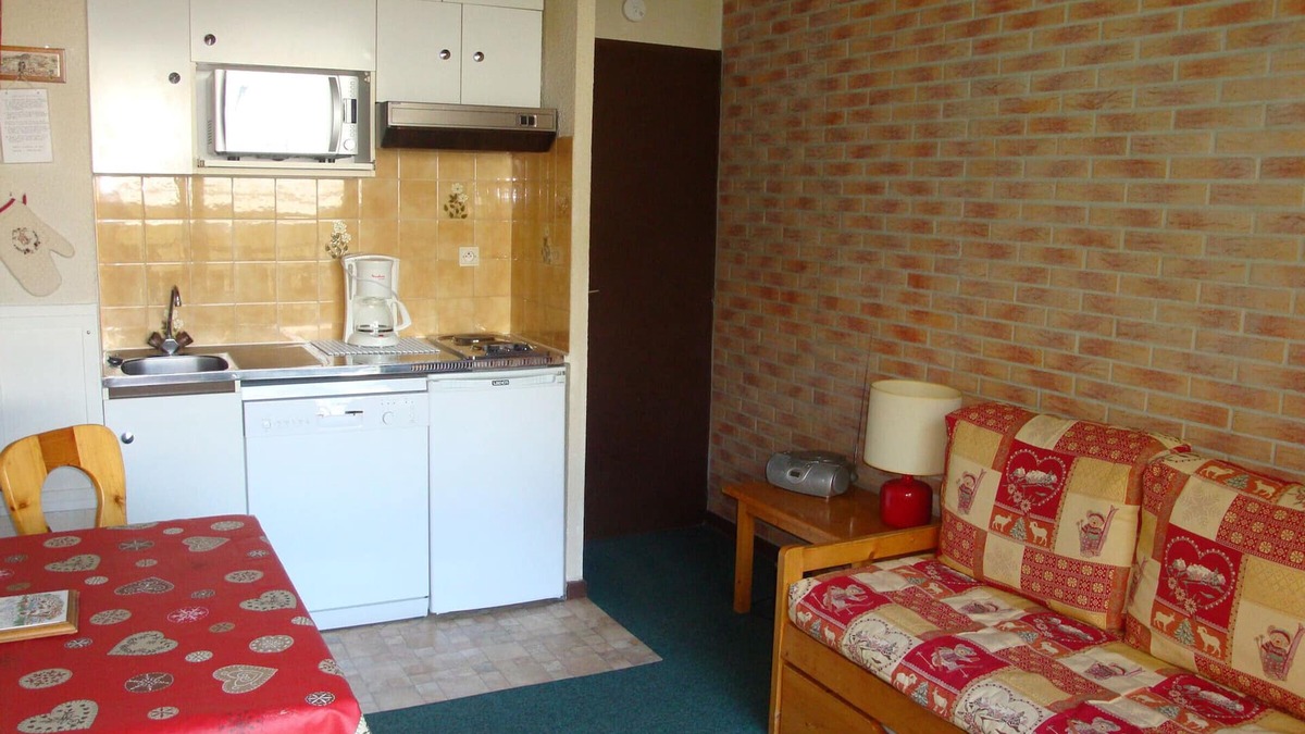 Pralognan-la-Vanoise Apartment | Central Studio with Terrace, Balcony, and Parking