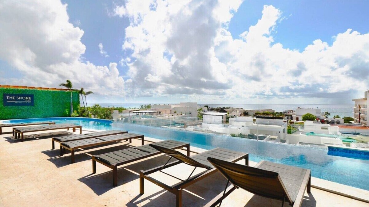 Zazil-ha Apartment | Centrally located 1BR w/sea view Rooftop pool!