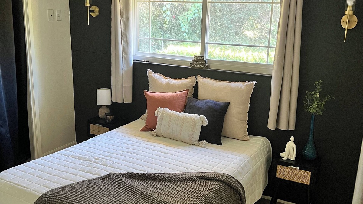 Parkside House | Centrally Located Upscale Home with Room for Rent - Great Hosts & Neighborhood