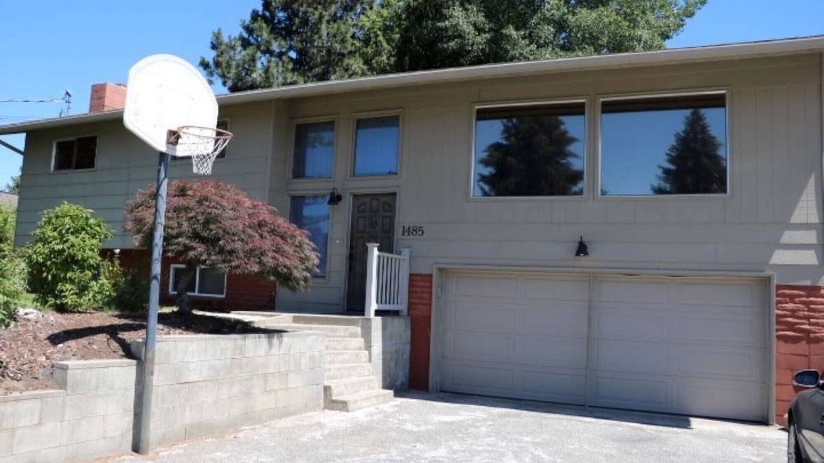East Wenatchee House | Centrally Located East Wenatchee Home