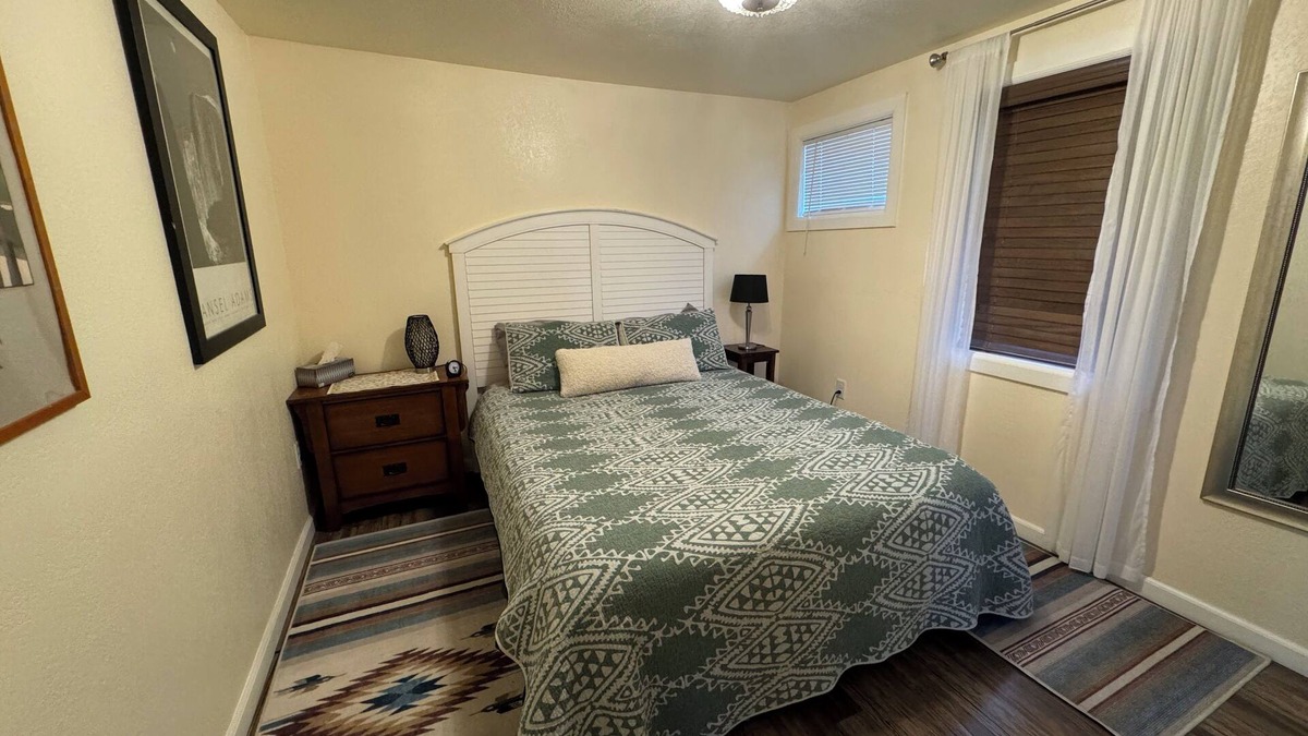 Southgate Triangle House | Centrally located 1 bd/1ba bungalow