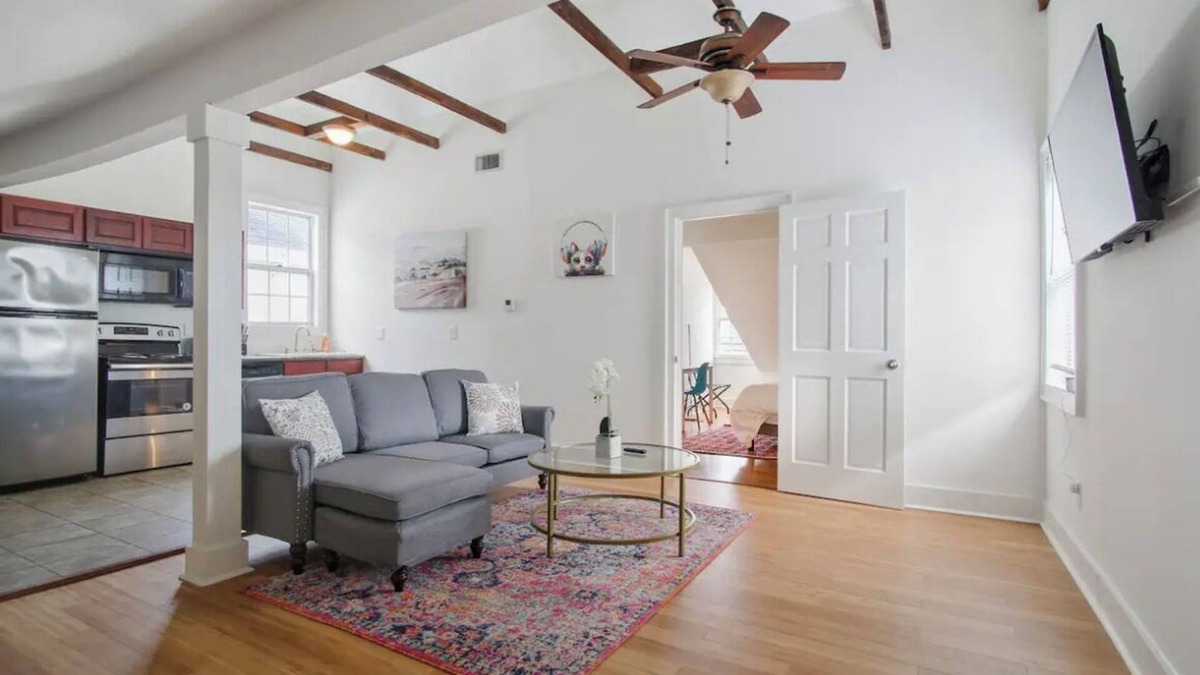 South 7th Ward Apartment | Centrally located 1bed 1bath,walk to French Q, Bourbon St. & Jazz venues