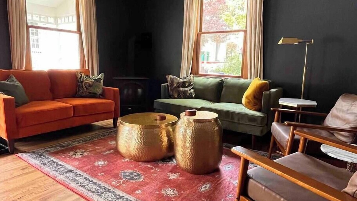 Nevada City Hotel | Centrally located 2 houses- Great for large groups!