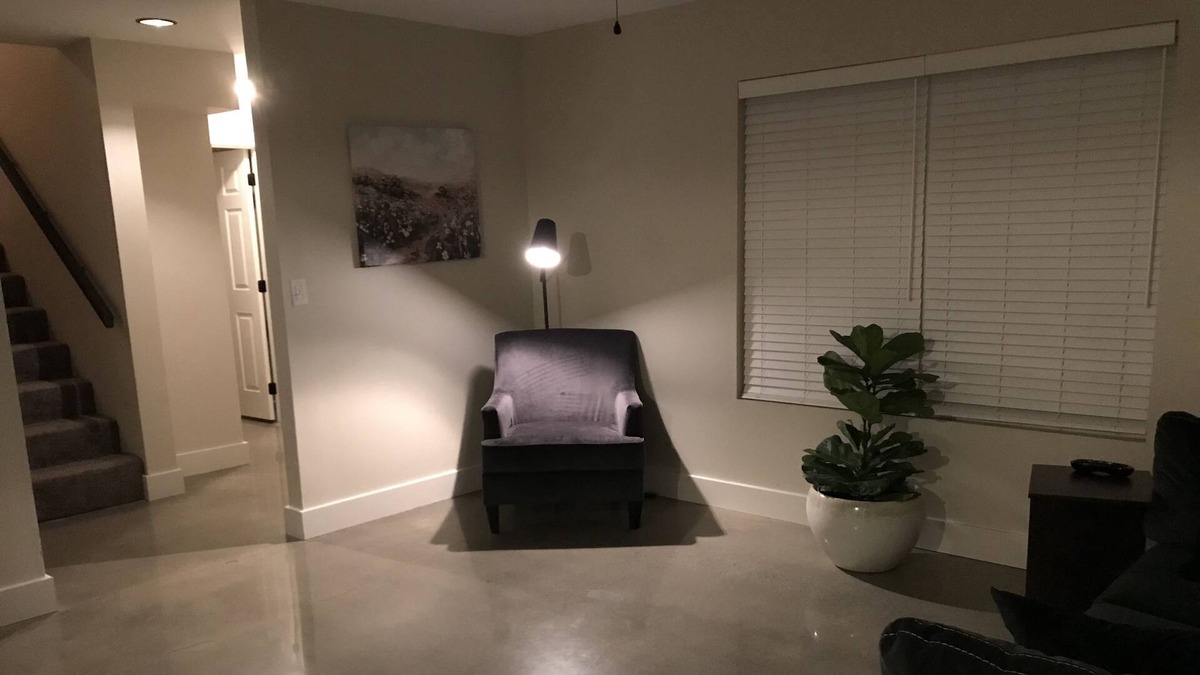 Carbondale House | Centrally located and family friendly.