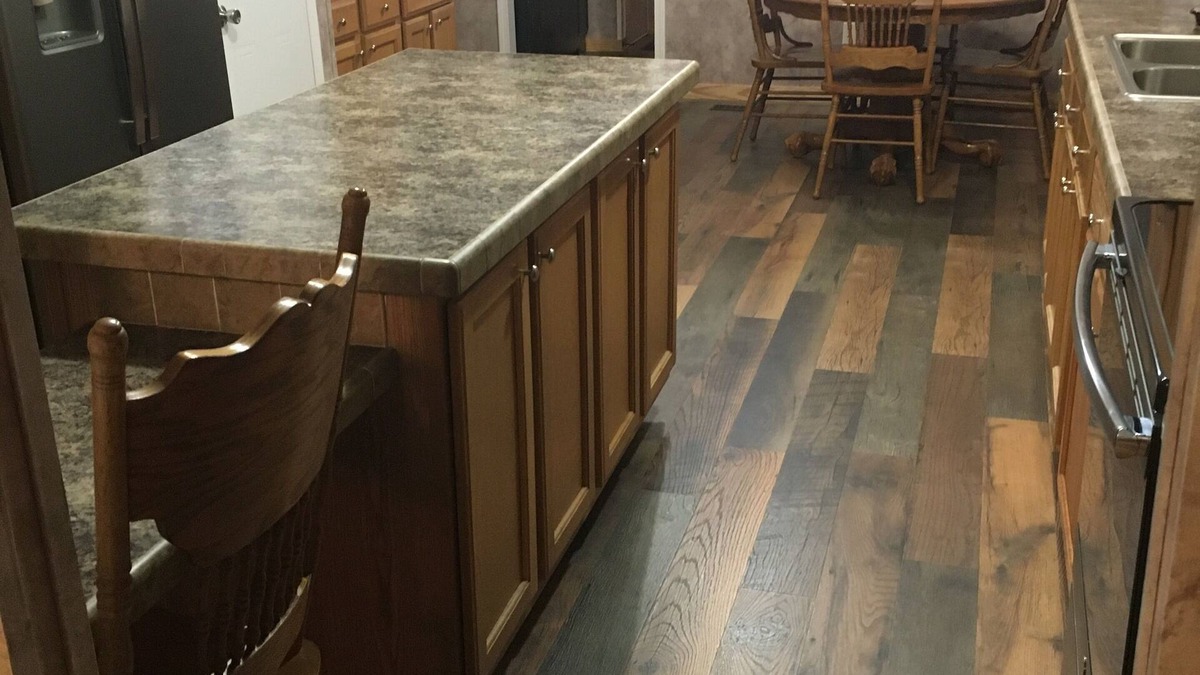 Qualla House | Centrally located between Bryson City, Sylva and Cherokee.5 mins to the Casino.