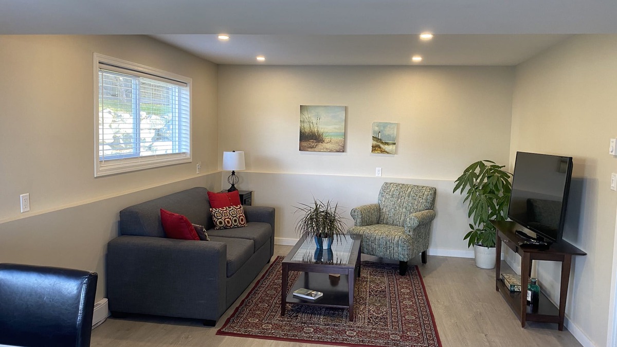 Powell River Apartment | Centrally located one bedroom with ocean view