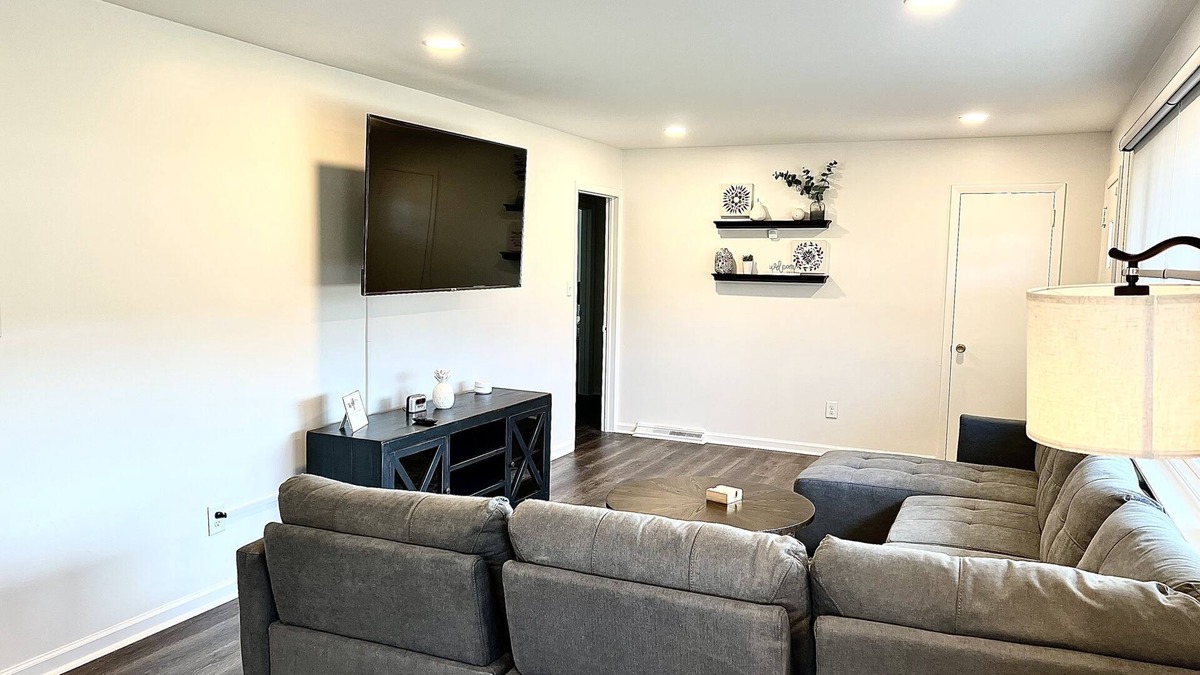 Greensboro House | Centrally Located Cozy House,2 king beds,Game Room