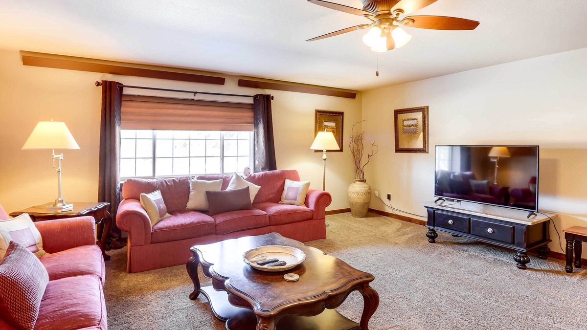 Deadwood Apartment | Centrally-Located Deadwood Apt w/Mountain Views!
