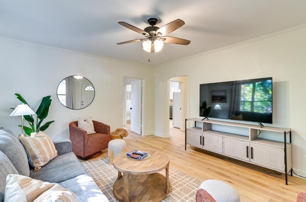 Oxford House | Centrally Located Home about Steps to Oxford Square!
