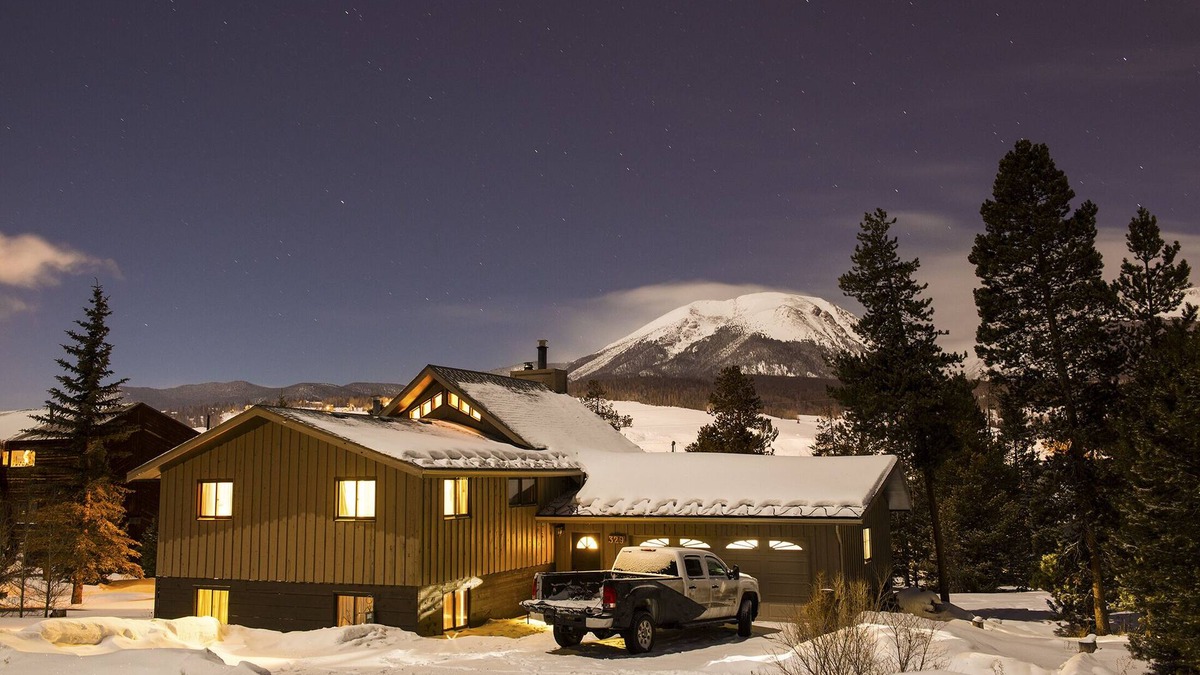 Silverthorne House | Centrally Located Mountain Getaway - Minutes From World Class Ski Resorts