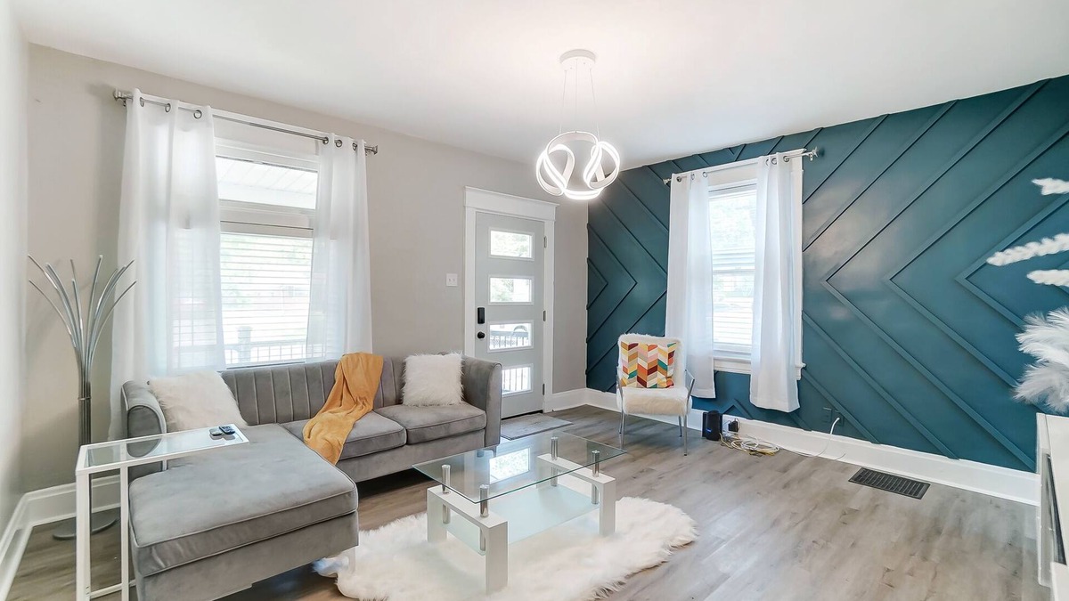 Roselawn Finance House | Centrally located Modern entertainment home for the whole family