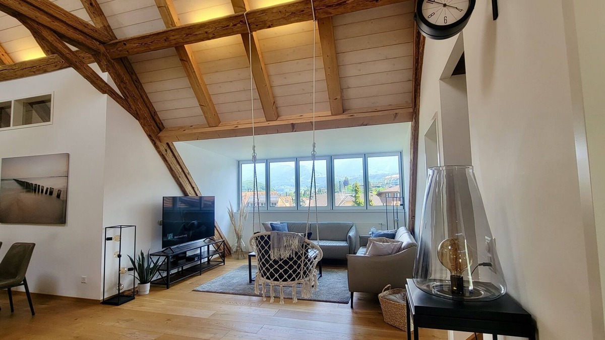 Spiez Apartment | Centrally located, modern Loft w/Lake & Mountain views. Free Parking, Fast wifi