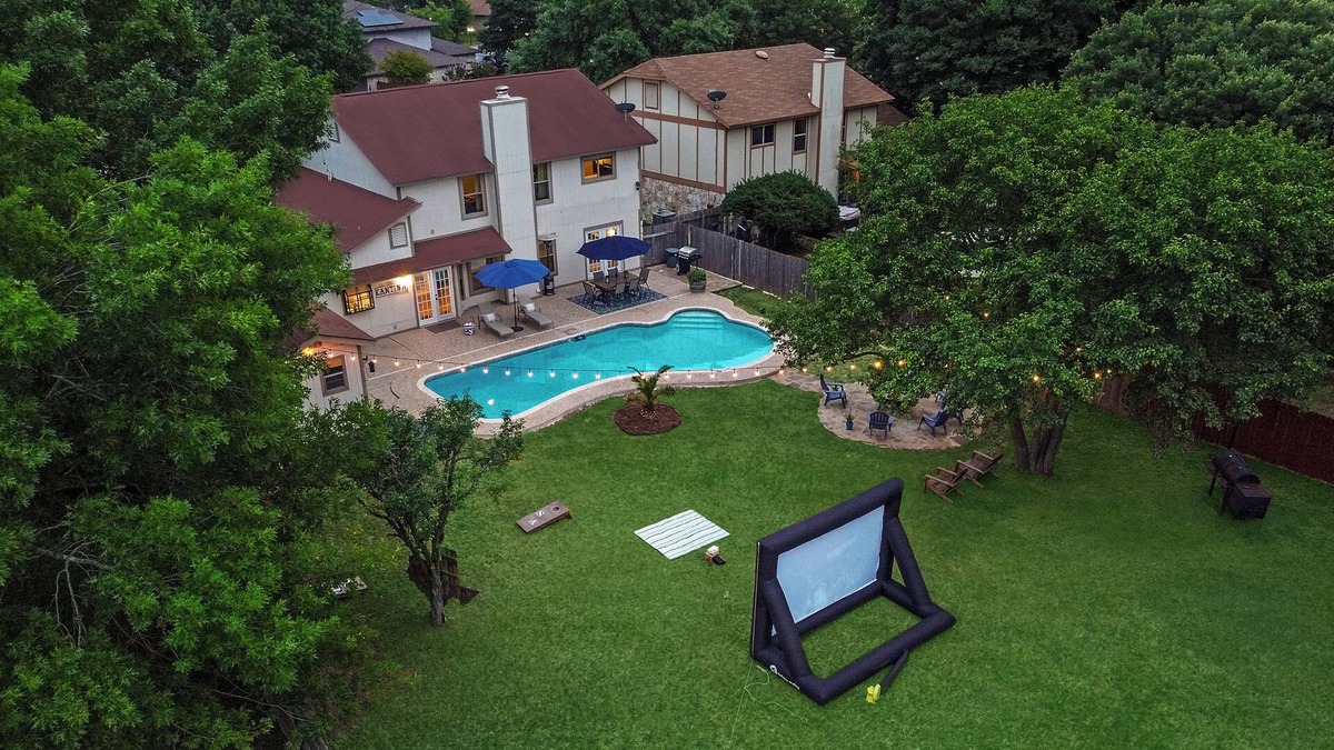 North San Antonio - SAT House | Centrally Located Oasis: Pool, Fire Pit, Game Room, Pets, Huge Yard