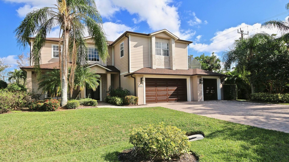 Naples House | Centrally Located Single Family Home