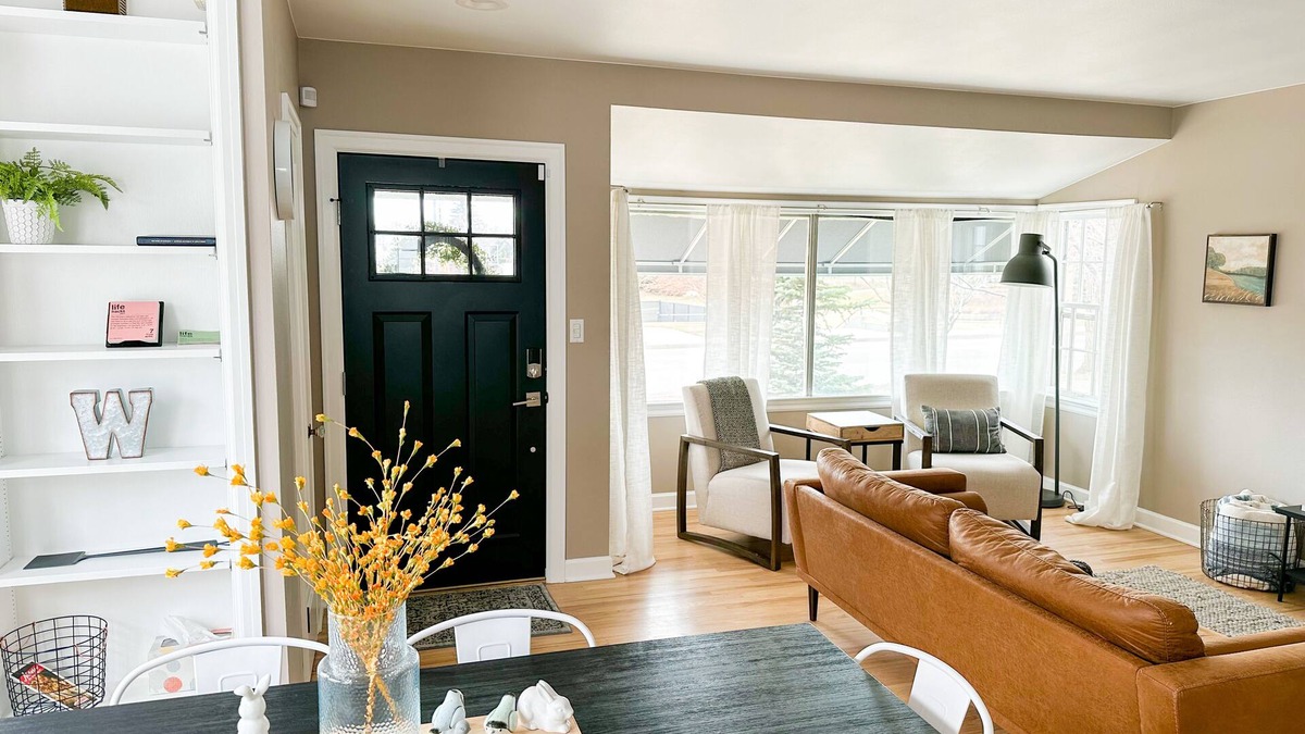 Cheyenne House | Centrally located updated home