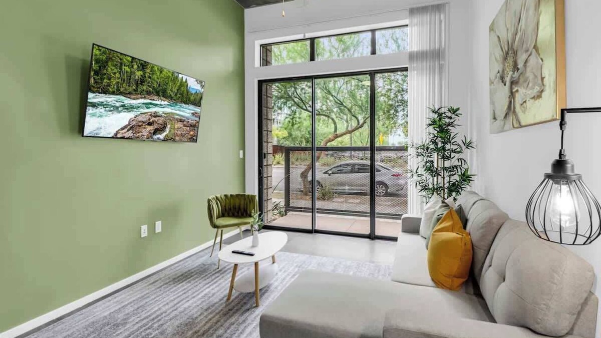 Evans Churchill Apartment | Centric 4BR In HEART of DTPHX Pool+Free Parking
