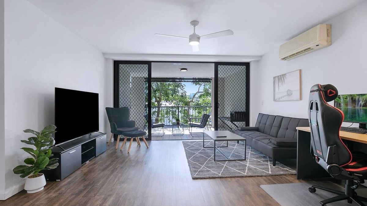 Toowong Apartment | Centro at Toowong Modern Spacious Living with Pool