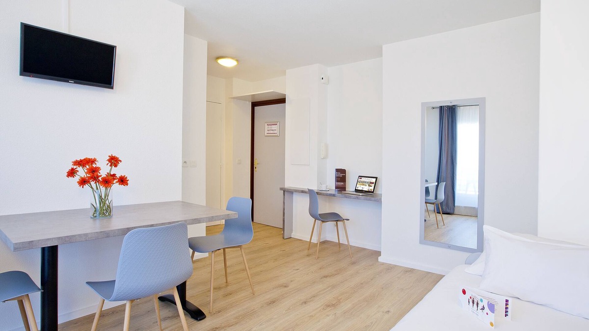 Lannion Apartment | Cerise Lannion