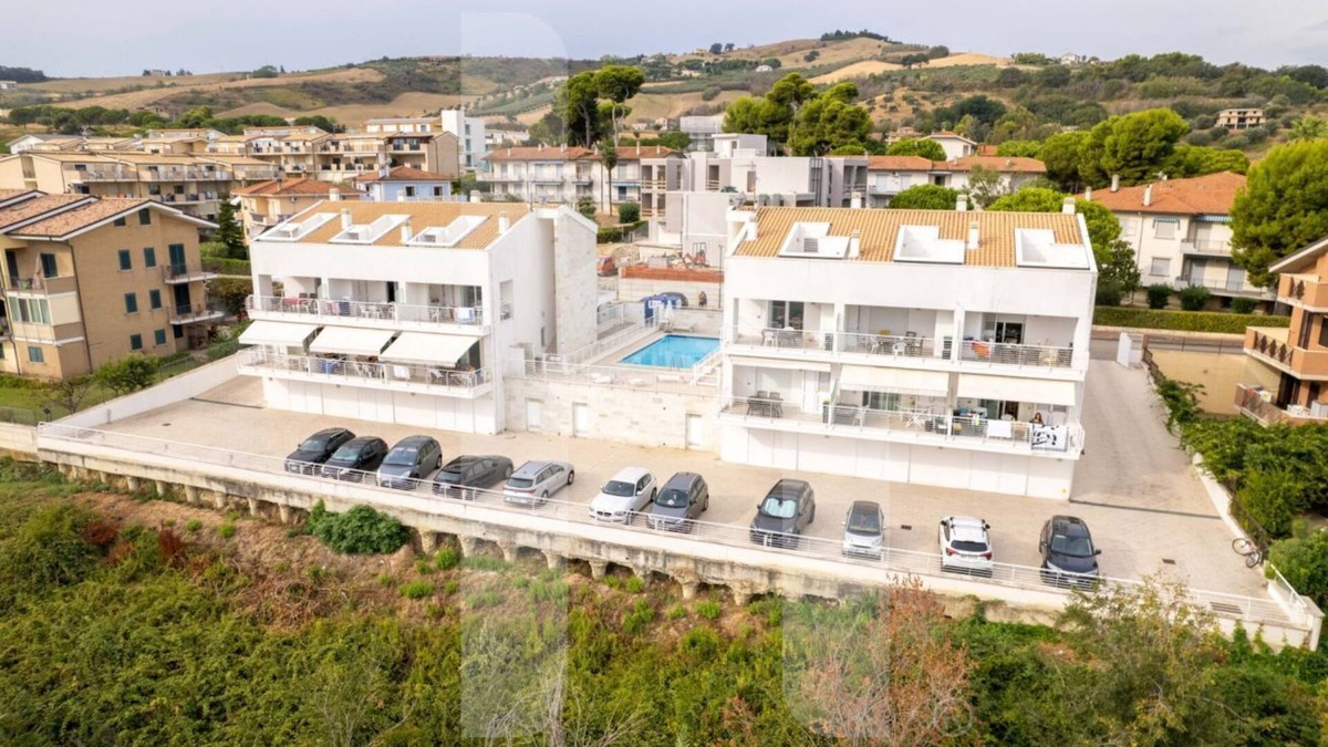 Foggetta Apartment | Cerrano Park B08 - Libeccio - Apartment with garden and terrace with seaview