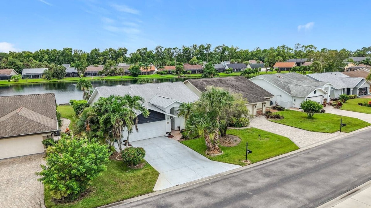 Naples Apartment | CF(JEN) - 1352 Monarch Circle (3B)