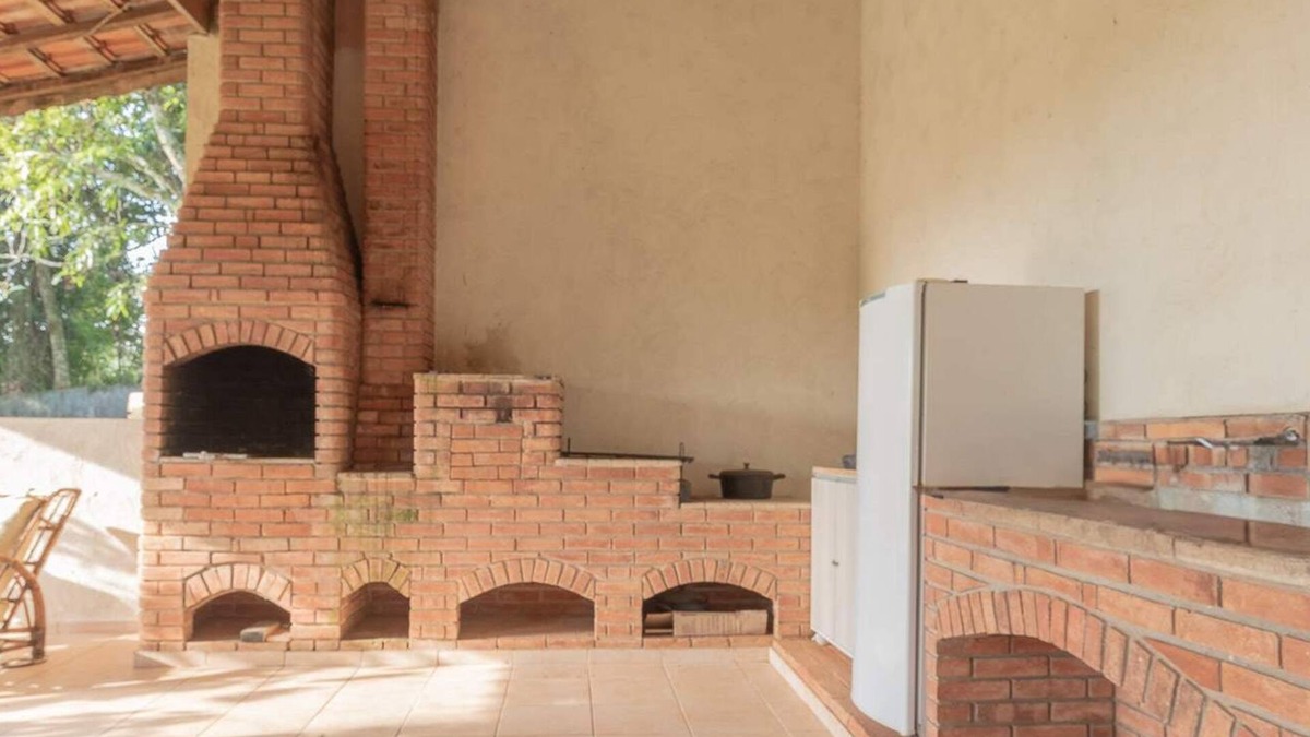 Batatuba House | Chácara em Piracaia com Piscina e Churrasqueira