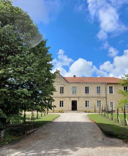 Queyrac Bed & Breakfast | Château Bernon Maison d Hotes - Piscine et SPA