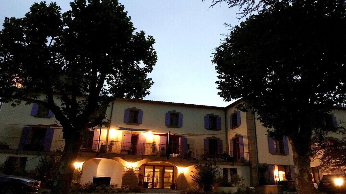 Montbrun-les-Bains Apartment | Château Comfort in Provence