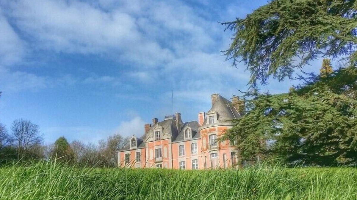 Bacilly Bed & Breakfast | Château de Chantore