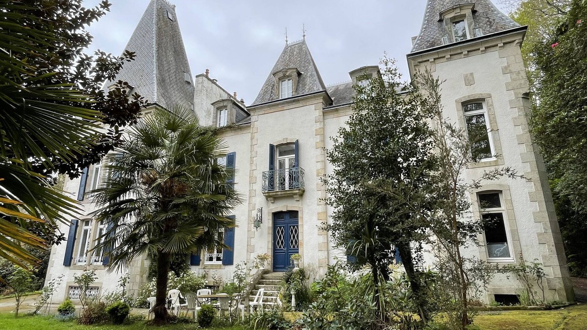 Quimper Other | Château de Kerivoal - Quimper - Brittany on 3 hectares.