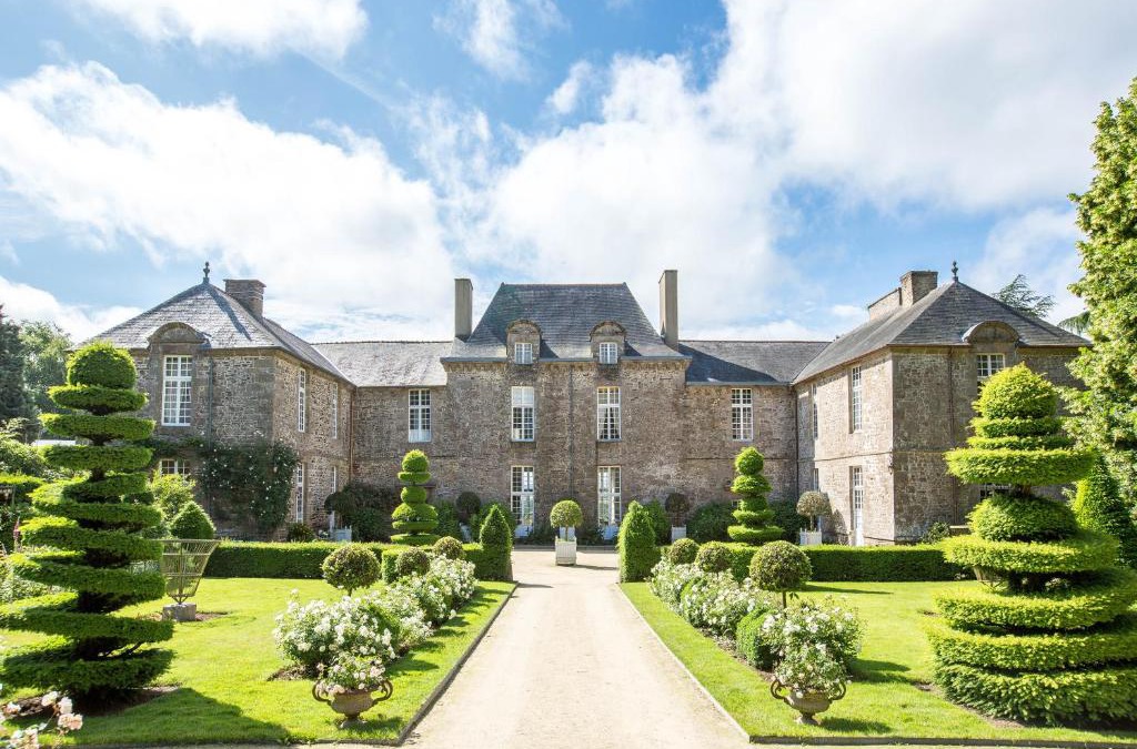 Bazouges-la-Perouse Hotel | Château de La Ballue - Teritoria