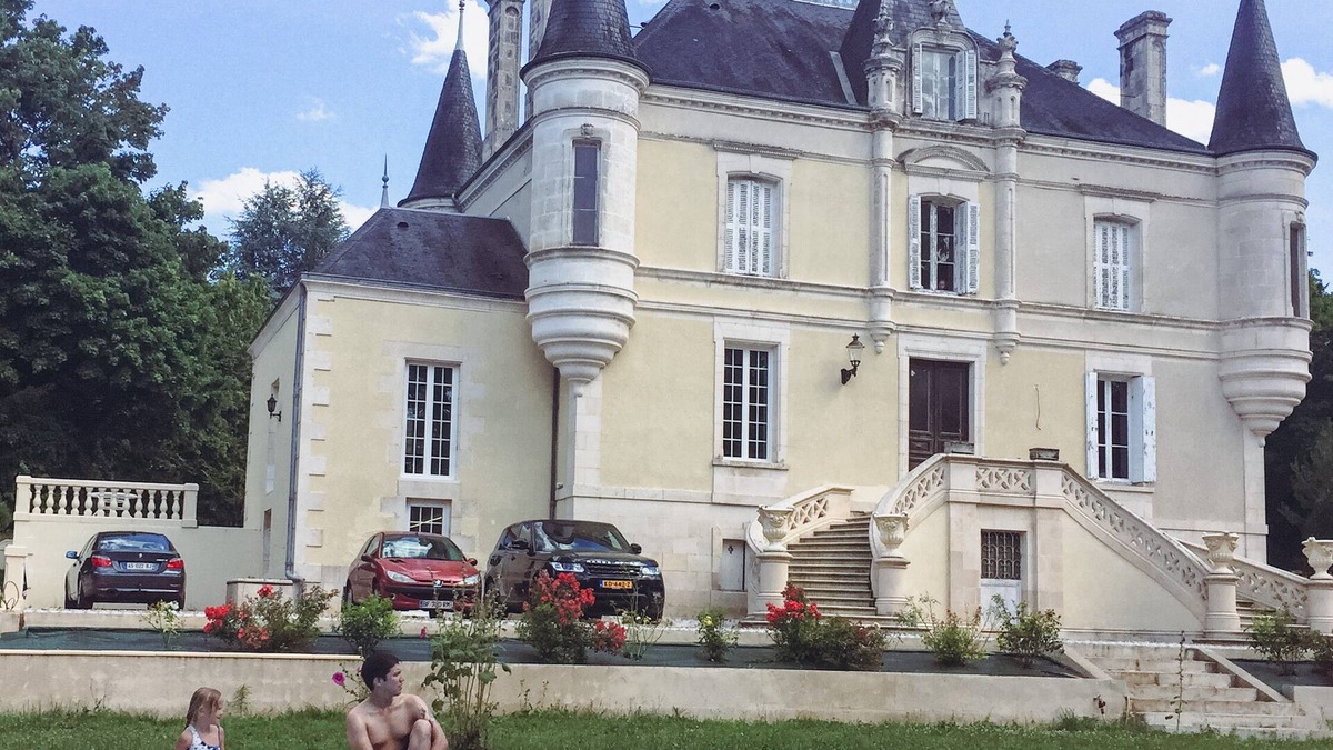 Salles-en-Toulon House | Château de la Brillère