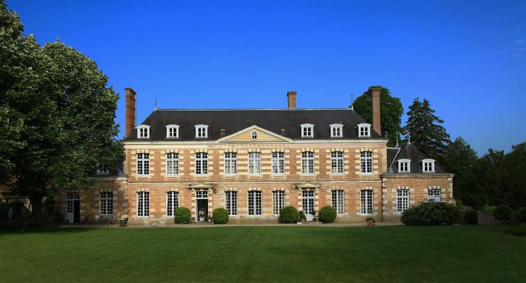 Villeny Bed & Breakfast | Château de la Giraudière