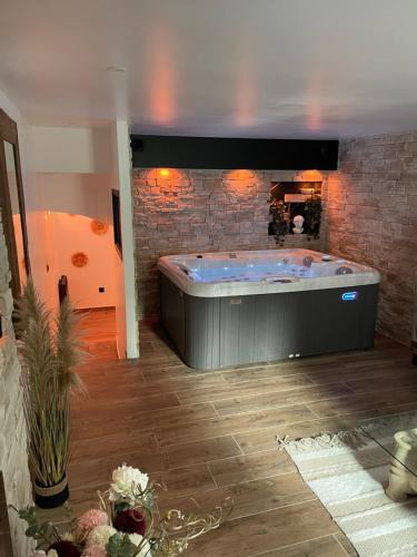Gare-Jouvenet Apartment | Château de la sagesse SPA