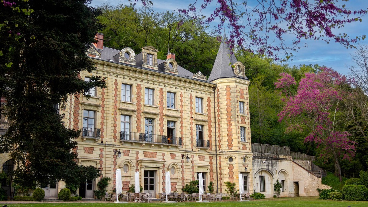Nazelles-Negron Hotel | Château de Perreux, The Originals Collection
